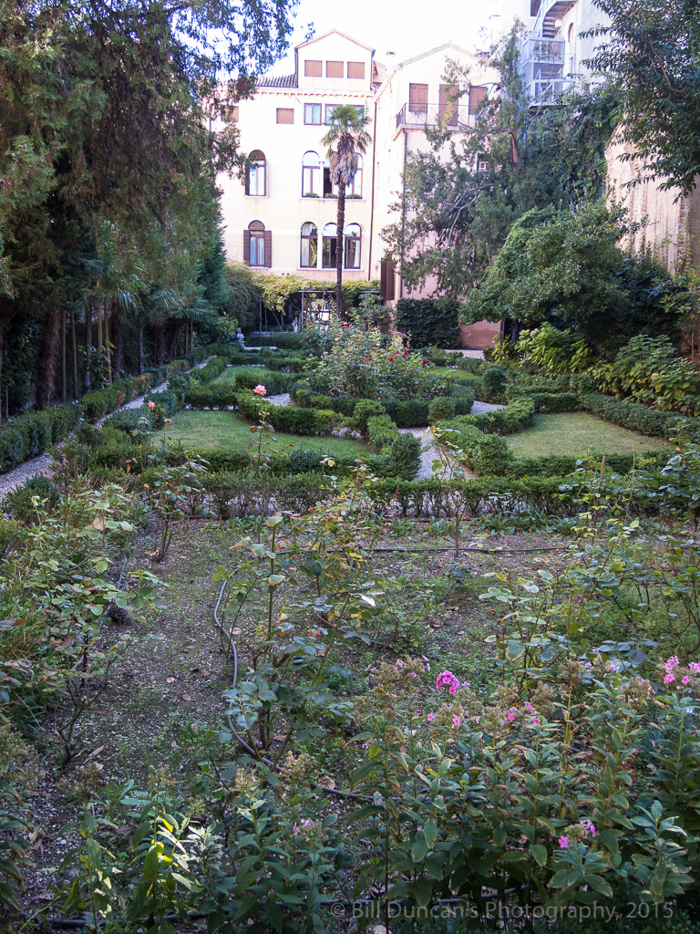 Garden behind private palace on Grand Canal